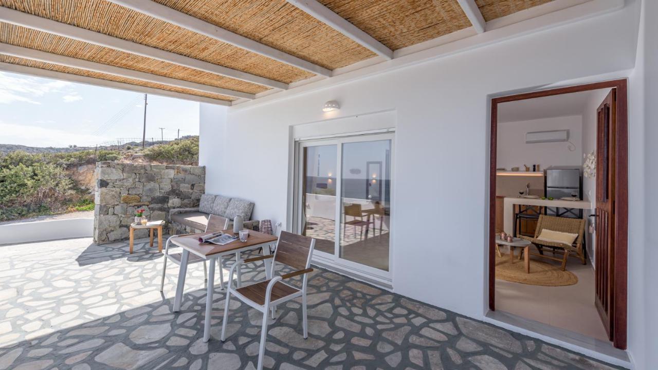 Giourgas Studios & Apartments Provatas Exterior photo