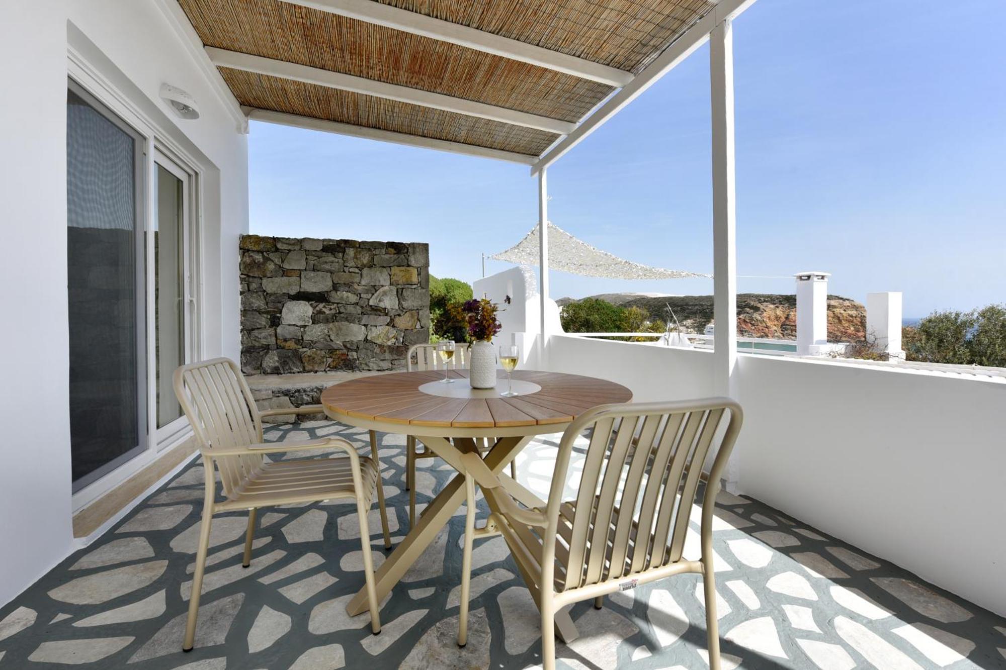 Giourgas Studios & Apartments Provatas Exterior photo